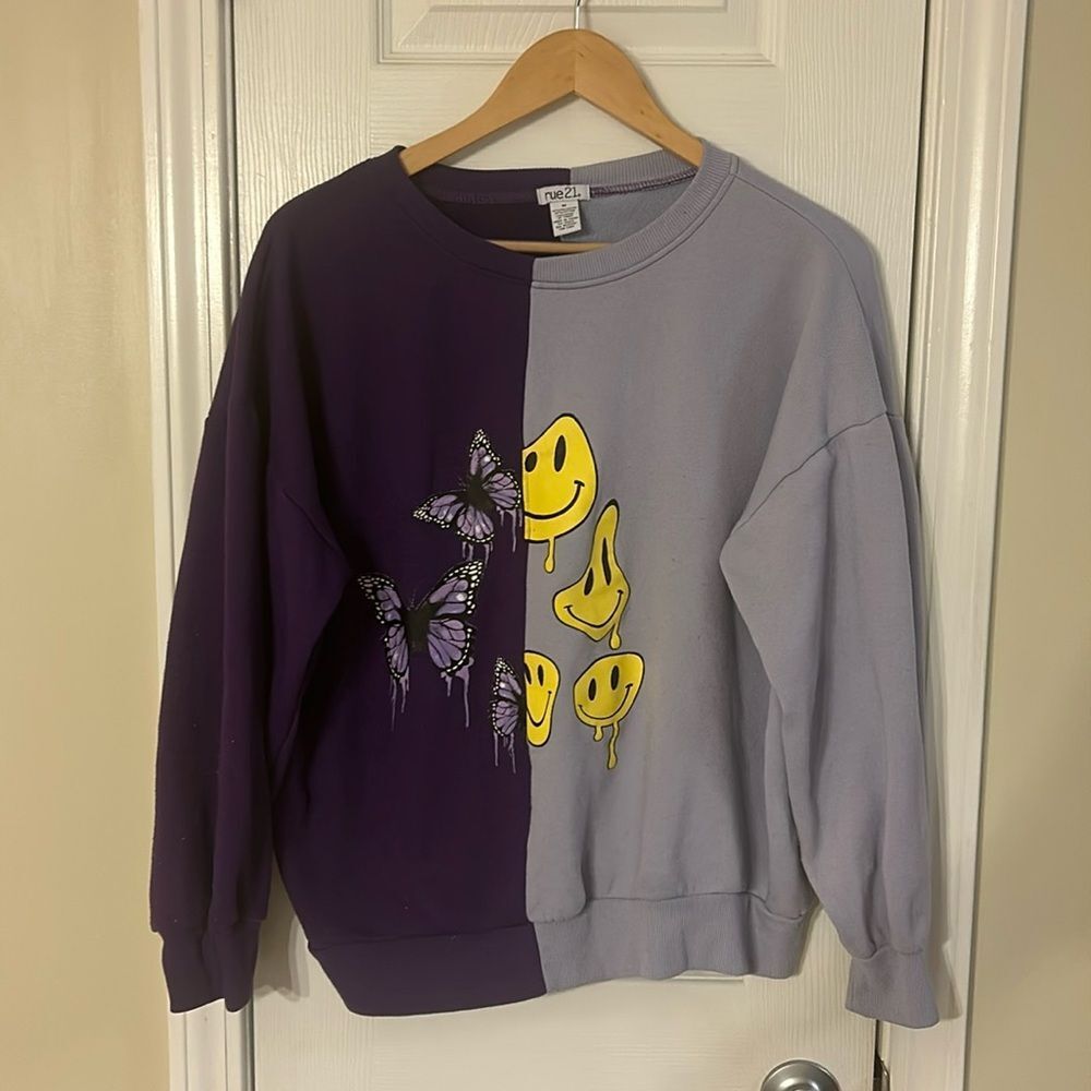 Rue 21 crewneck pullover Size Medium
